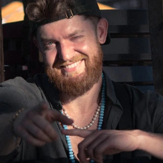 Nic Hanson