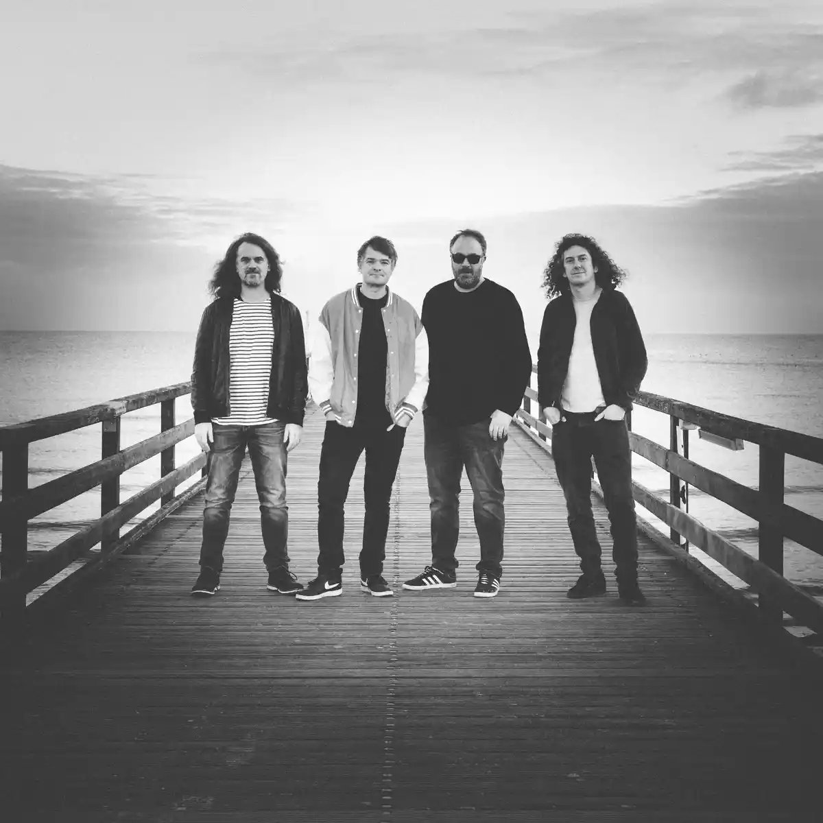 Madsen: 'Smile' Live + Signing