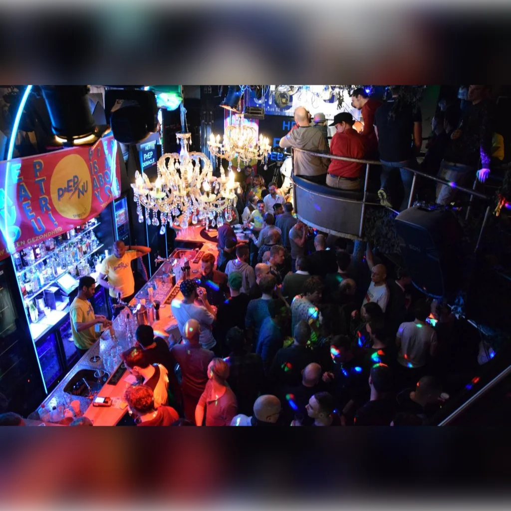 Naked Bar