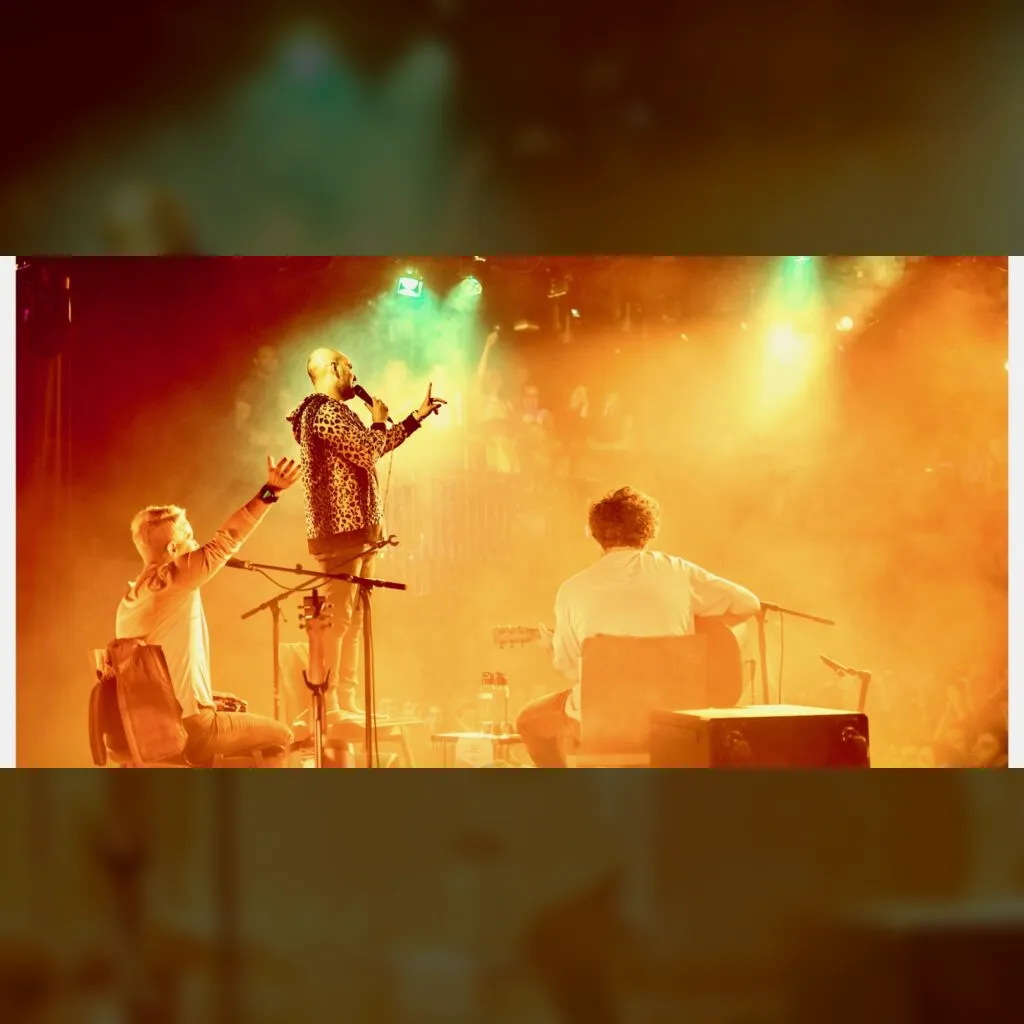 Büyük Ev Ablukada Akustik