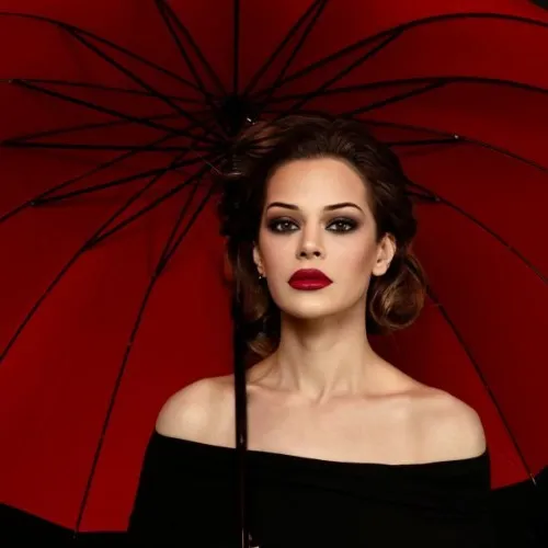 ΚΑΣΣΑΝΔΡΑ ΔΗΜΟΠΟΥΛΟΥ - ELDA LARO: «ΘΡΑΥΣΜΑΤΑ ΑΠΟ ΤΗ ΖΩΗ ΜΙΑΣ ΓΥΝΑΙΚΑΣ»