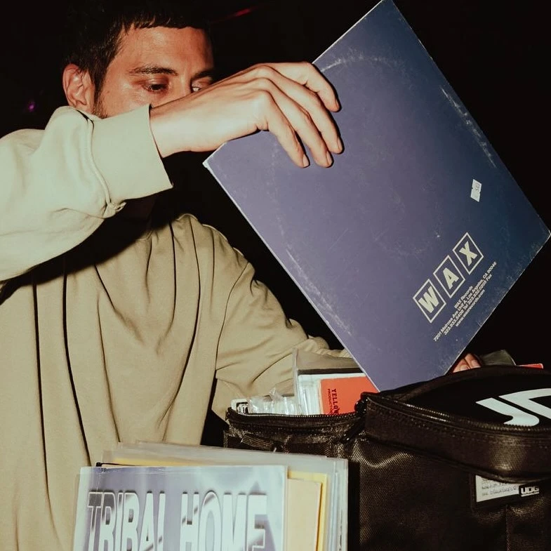 Black Loops • Bevan