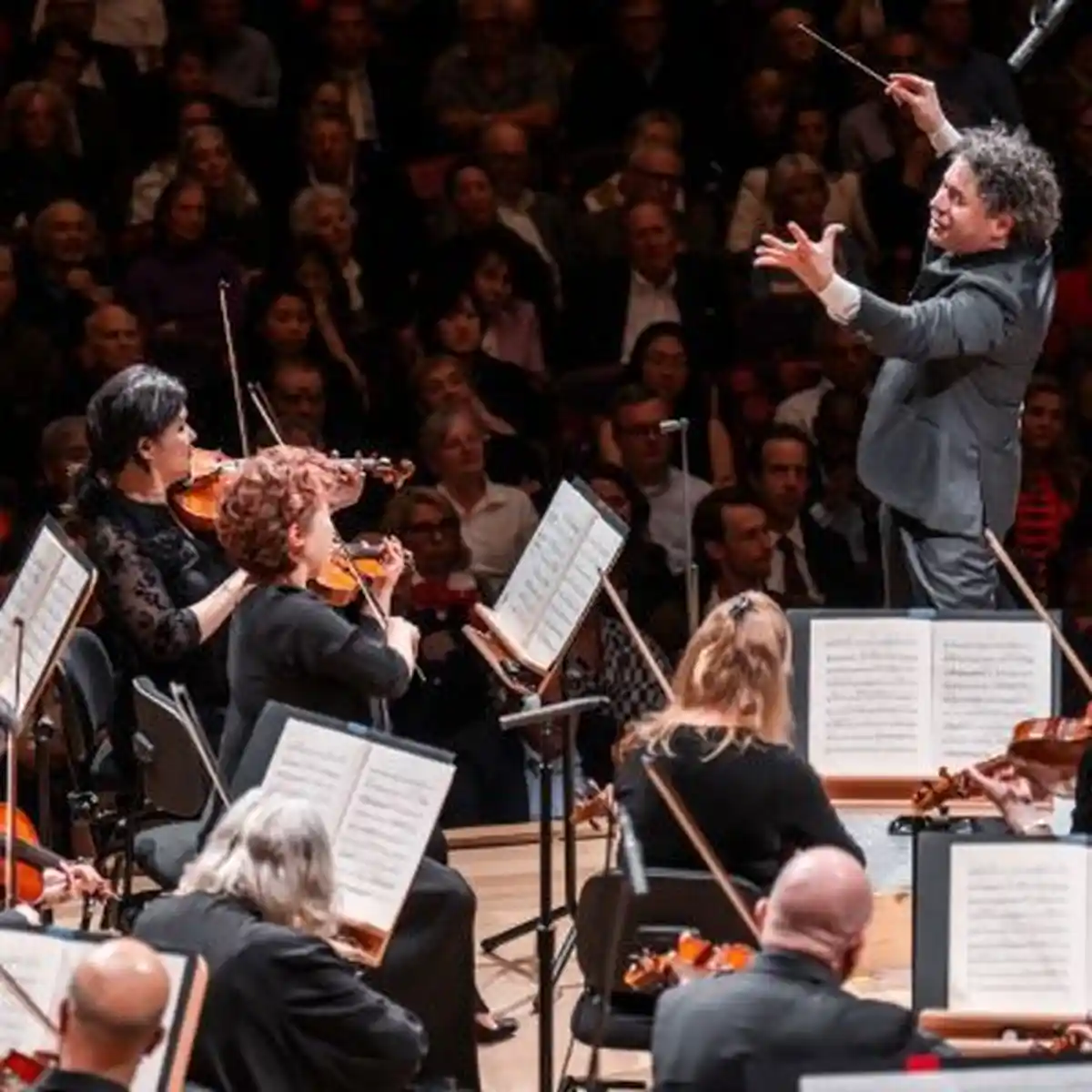 New York Philharmonic / Gustavo Dudamel - León, Mahler