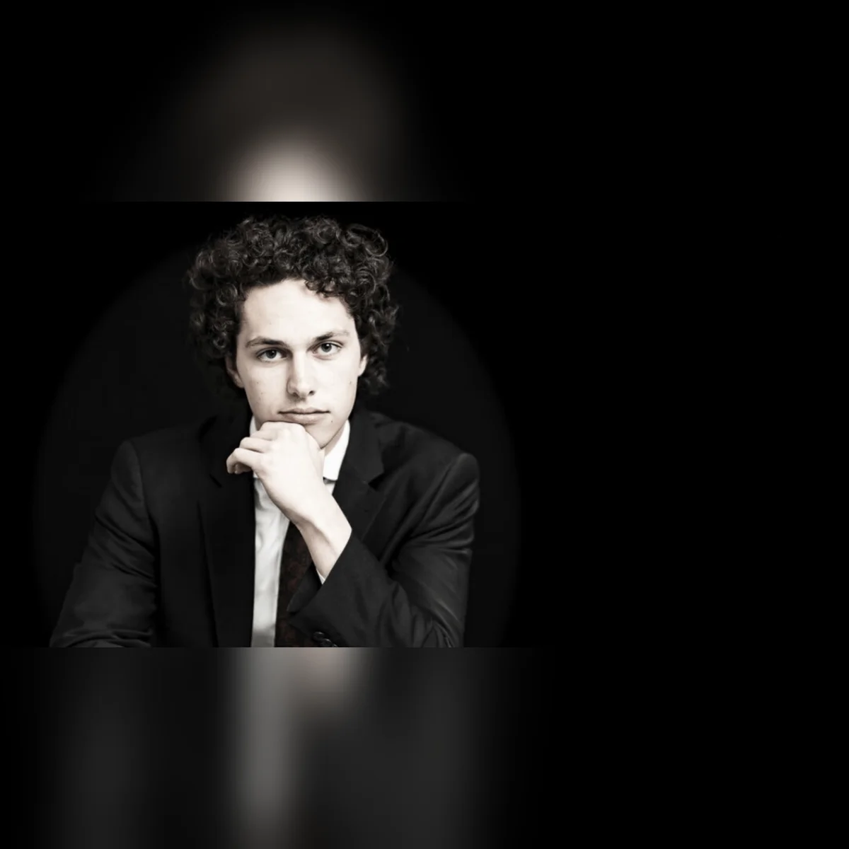 Nikola Meeuwsen plays Rachmaninoff