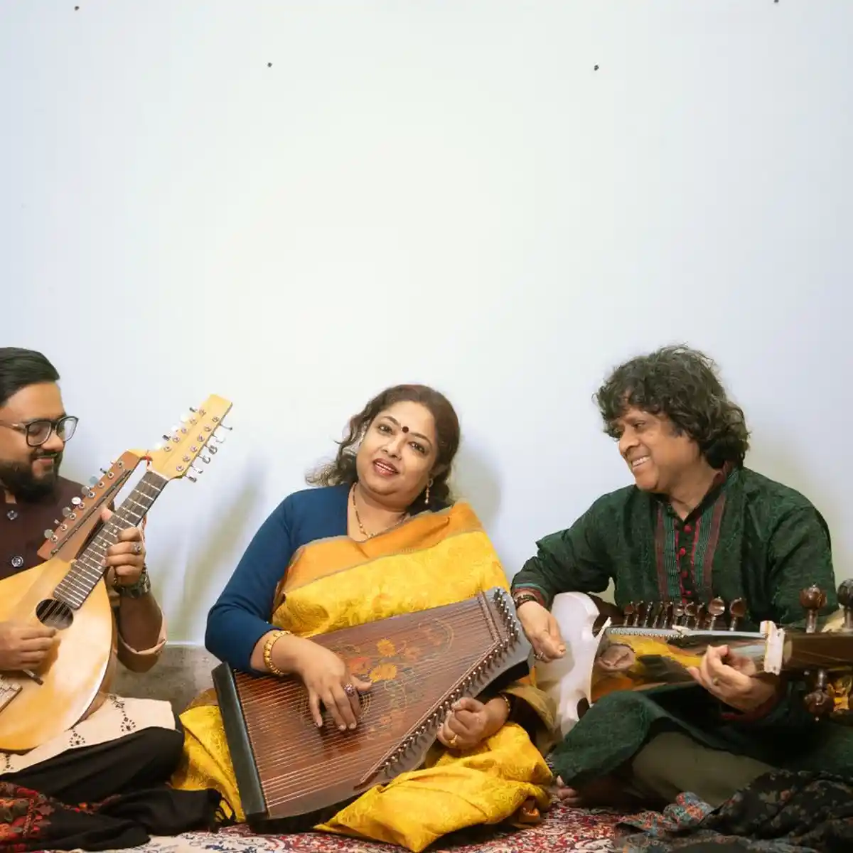Een Indiase muzikale familie — Ranajit, Shirin en Rajarshi Sengupta + Kousik Banerjee