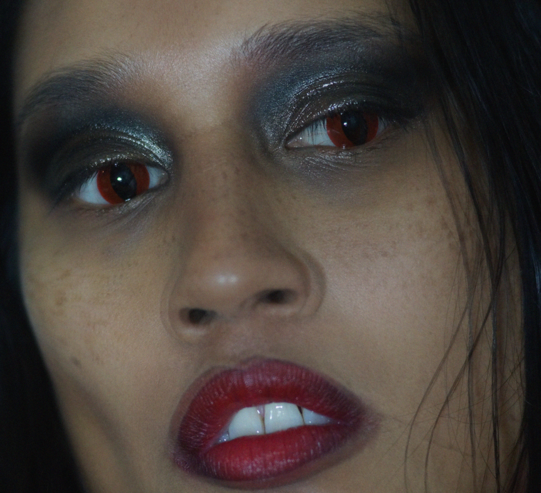 Black Earth: Dalila Kayros, Mirusi Mergina, Tacet Tacet Tacet, Komodovaraan DJ