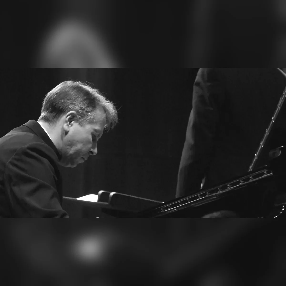 Mikhail Pletnev plays Grieg, Bach and Schumann