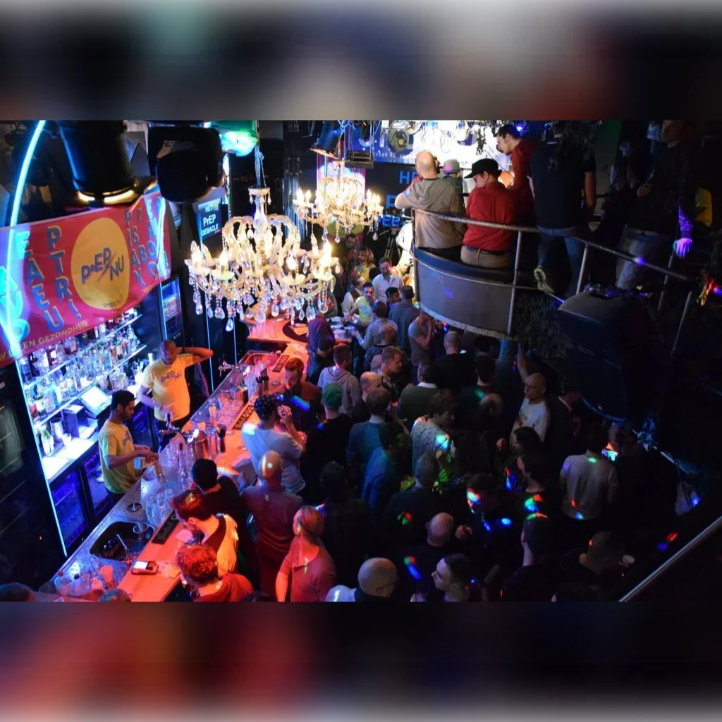 Naked Bar 