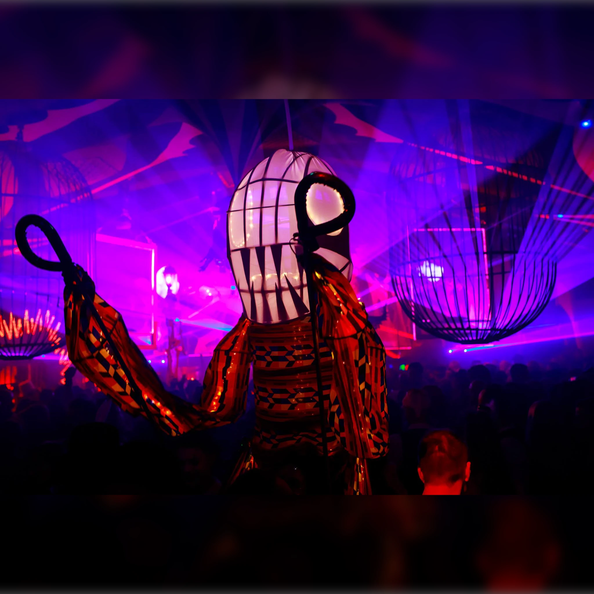 CRAZYLAND DARK CIRCUS