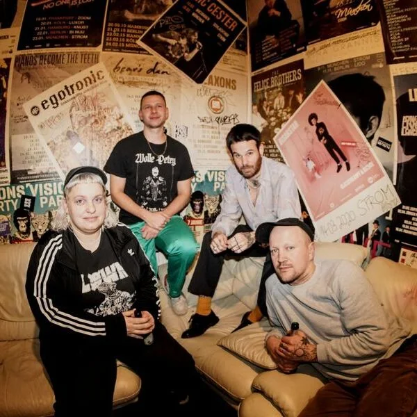 Akne Kid Joe + The Dead End Kids