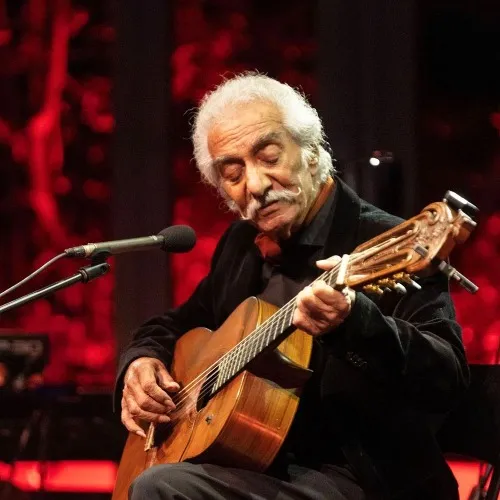 ΣΤΙΣ ΜΠΟΥΑΤ ΤΗΣ ΠΛΑΚΑΣ ΜΕ ΤΟΝ ΚΩΣΤΑ ΧΑΤΖΗ