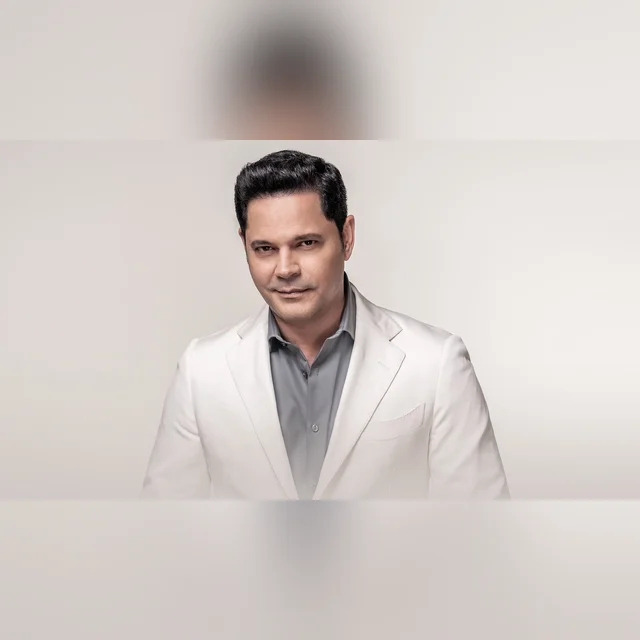 Rey Ruiz En Concierto Celebrando San Valentin - Rey Ruiz