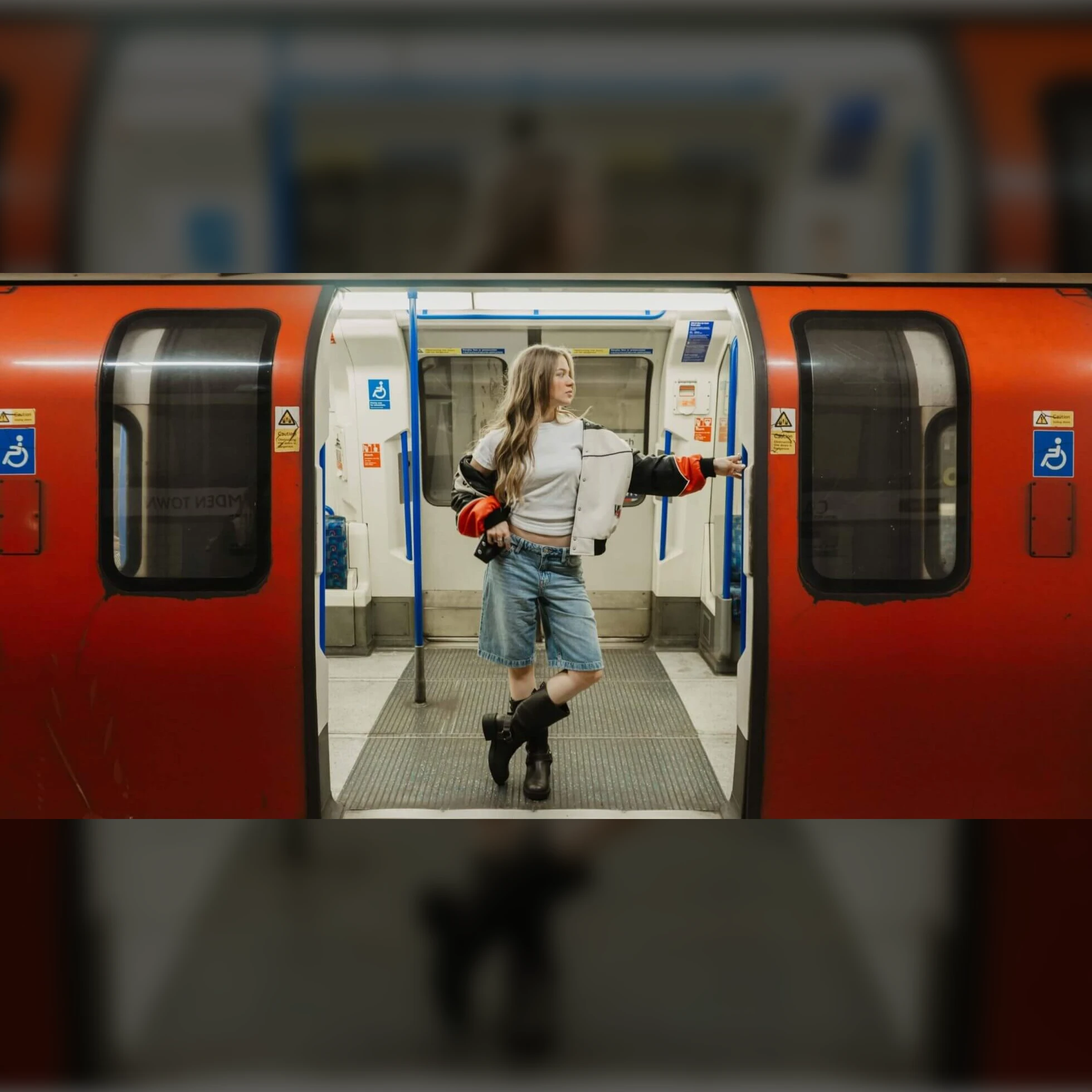 Laura Nahr - Missed Connections Collection - The (First) Tour (Ever)