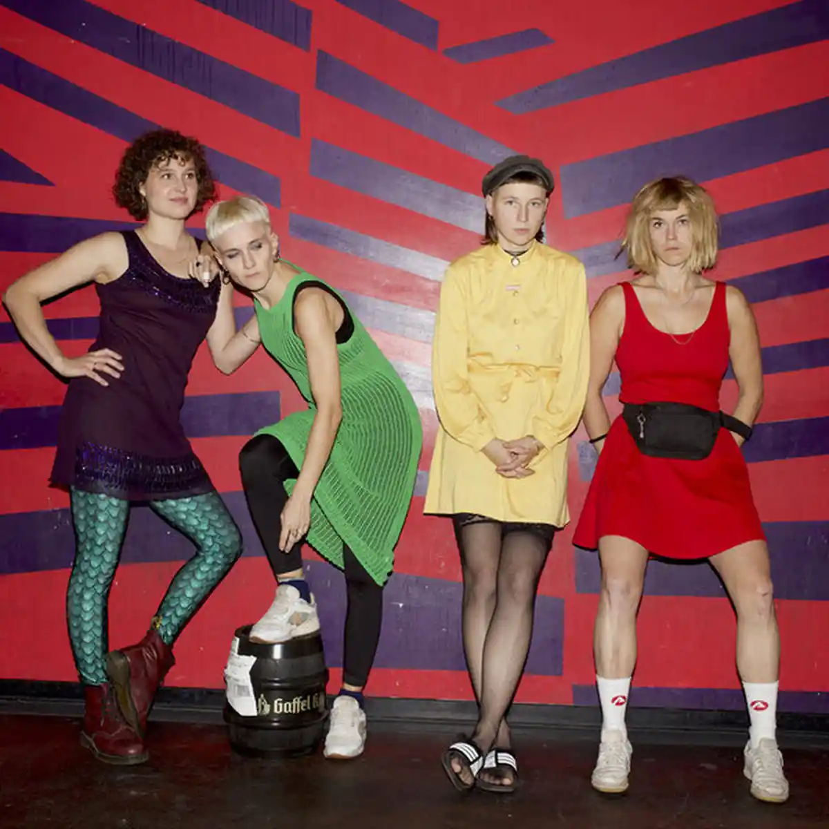 VORSICHT KINDER + SUPER CHERI