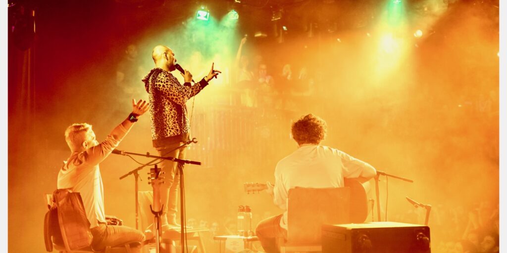 Büyük Ev Ablukada Akustik