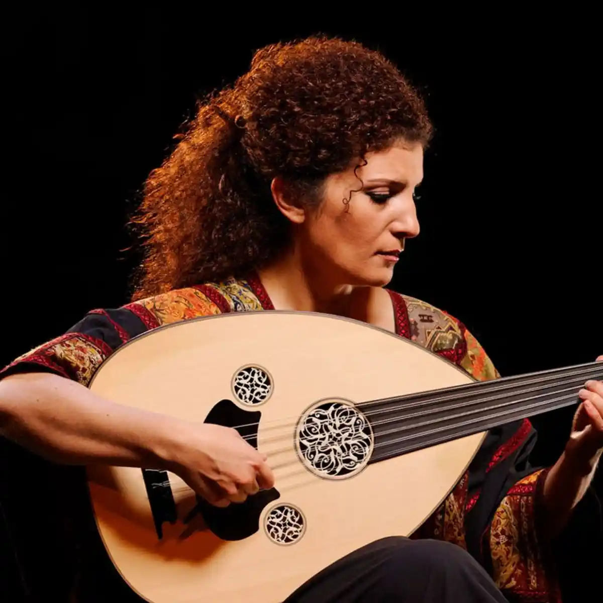 Waed Bouhassoun + Amsterdams Andalusisch Orkest