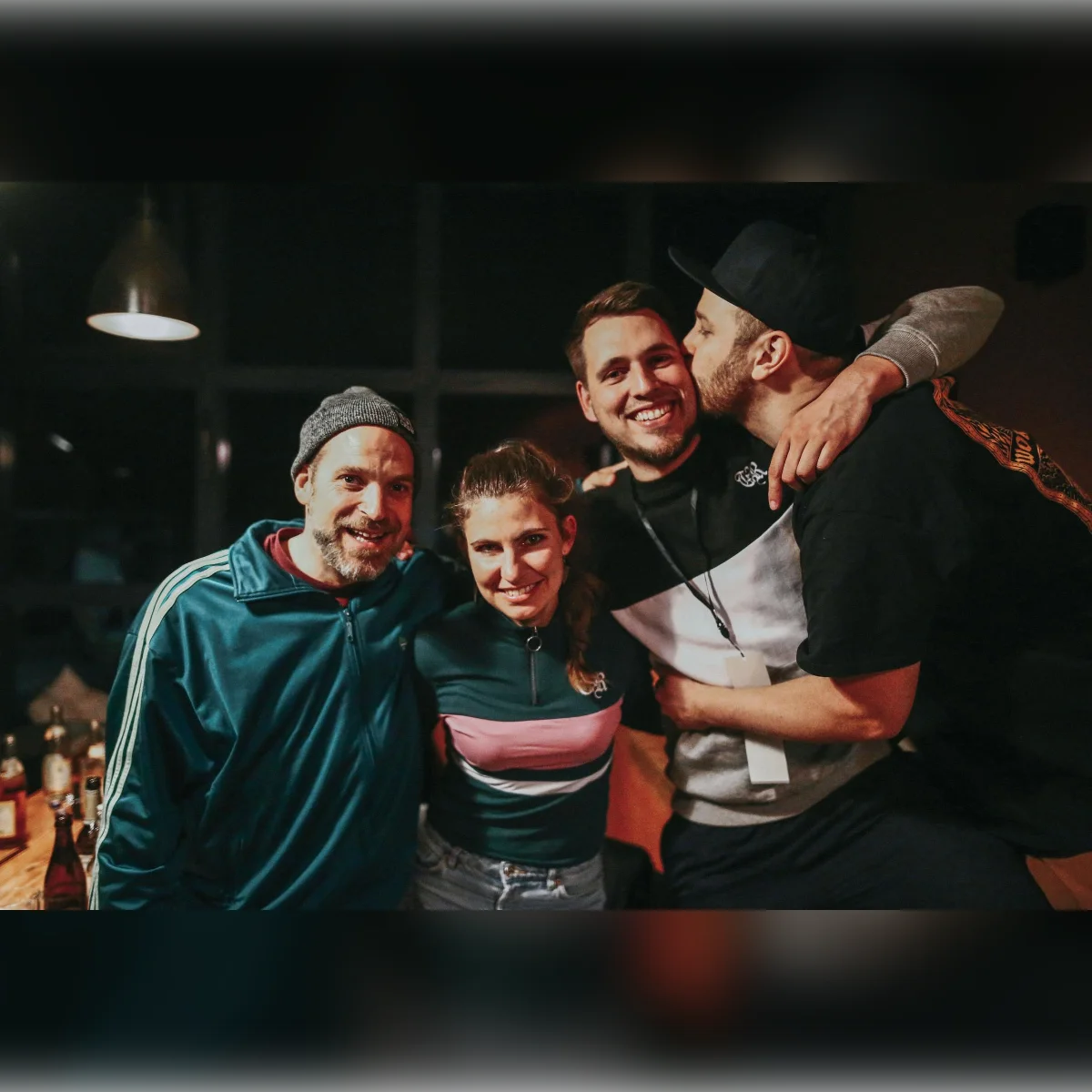 NEONSCHWARZ - FOREVER