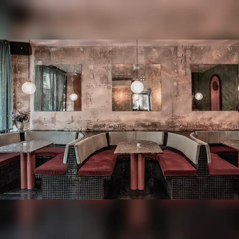 Divine Cocktail Bar in Paris