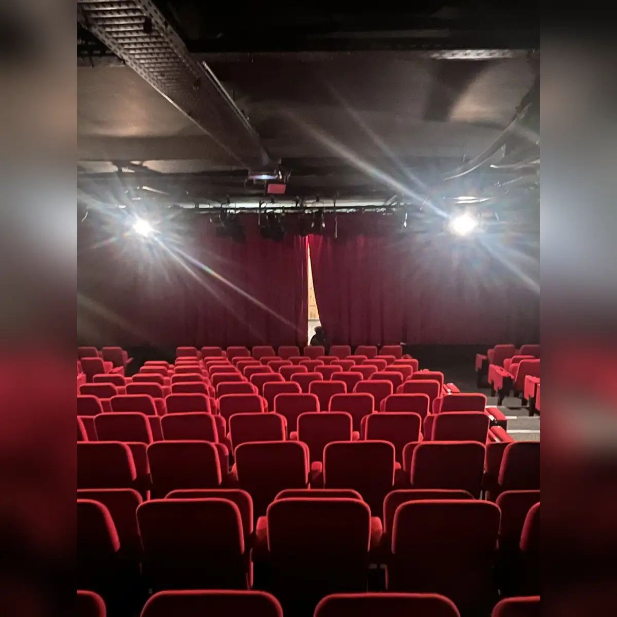 La Scène Parisienne in Paris