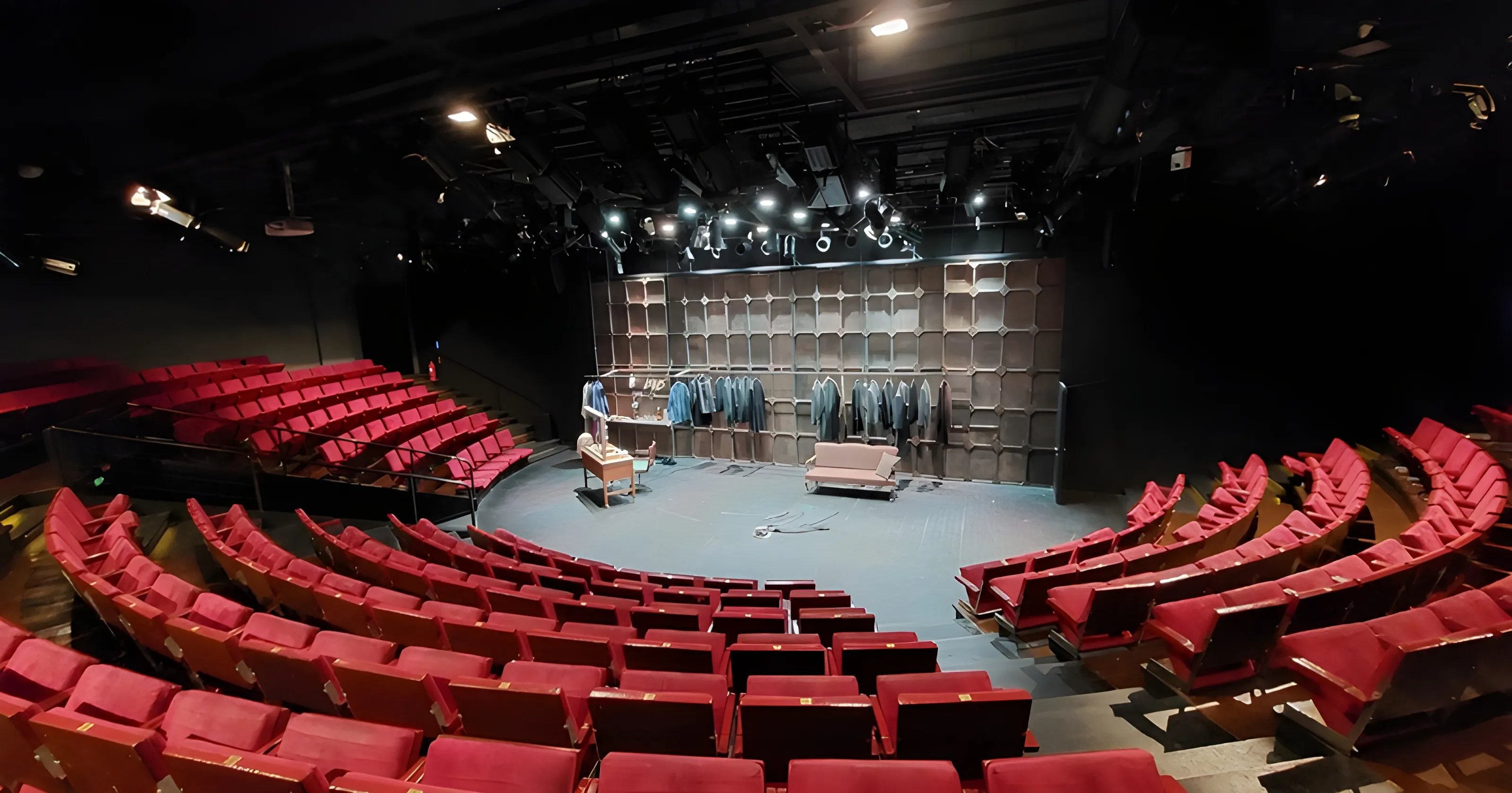 Θέατρο «ΤΖΕΝΗ ΚΑΡΕΖΗ»