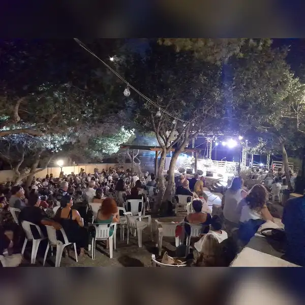 Πολιτιστικός Σύλλογος Χρούσσων Σύρου in Syros
