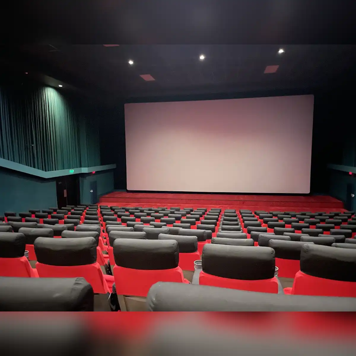 Hollywood Multiplex