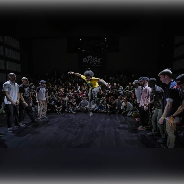 Hip Hop Square Center