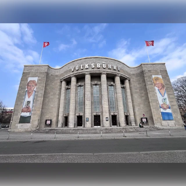 Volksbühne am Rosa-Luxemburg-Platz