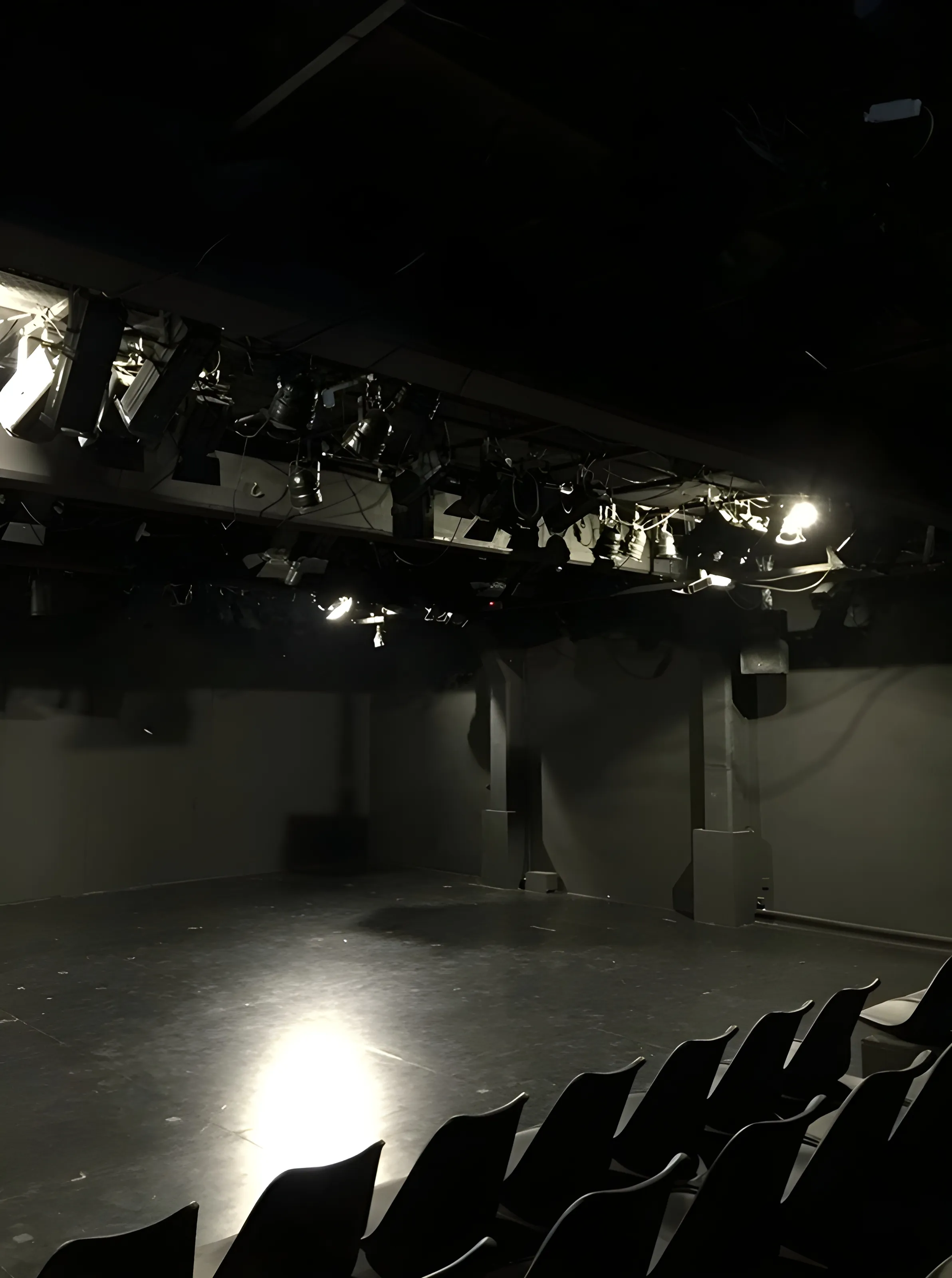 "Apo Michanis" Theater