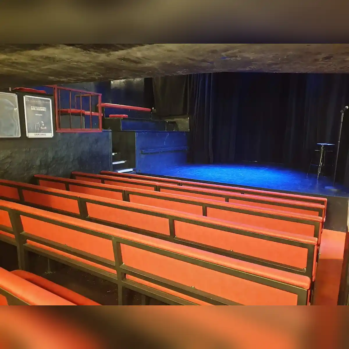 Le Point Virgule in Paris