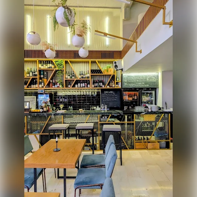 BOBO winebar in Athens