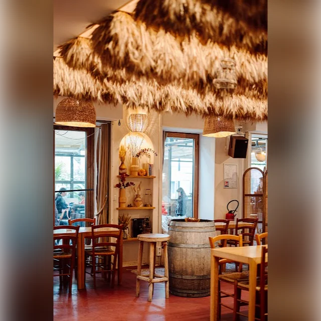 Amaluna - Bar Festif De Nuit, Restaurant Paris 18